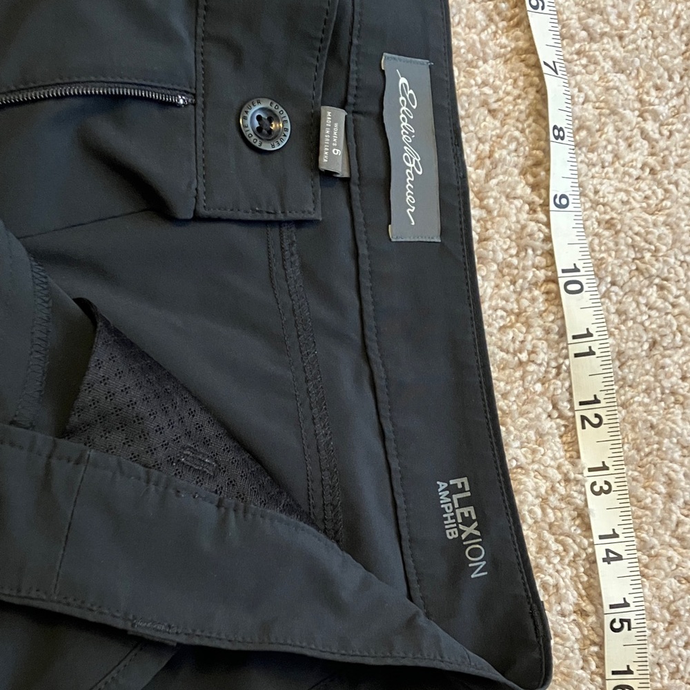 Eddie Bauer Black Women's Flexion Shorts - Picture 4 of 5